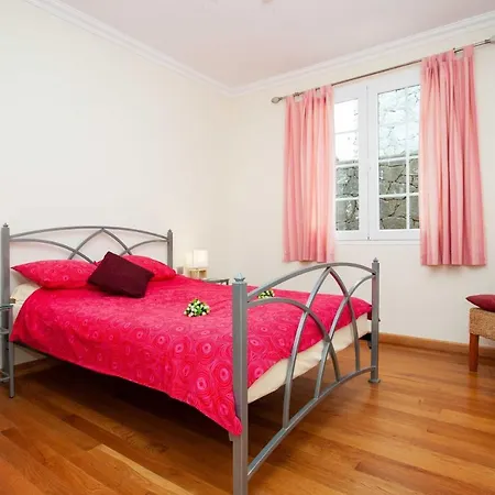 Superb Puerto Calero Casa Acentejo Dos 6 Bedrooms Pool Table Childrens Play Area * Yaiza (Lanzarote)