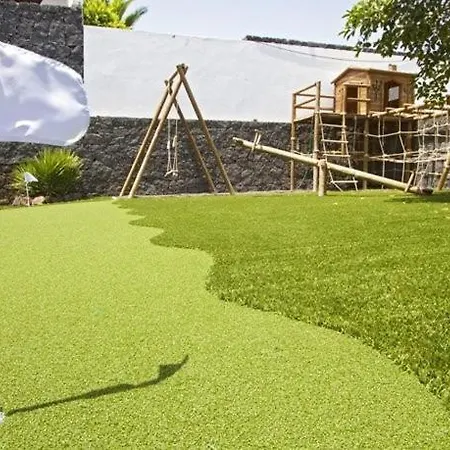 Superb Puerto Calero Casa Acentejo Dos 6 Bedrooms Pool Table Childrens Play Area Βίλα *
