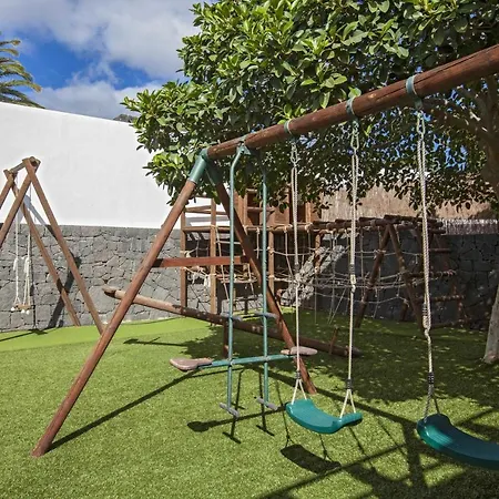 Villa Superb Puerto Calero Casa Acentejo Dos 6 Bedrooms Pool Table Childrens Play Area Yaiza (Lanzarote)