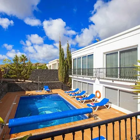 Superb Puerto Calero Casa Acentejo Dos 6 Bedrooms Pool Table Childrens Play Area Βίλα *