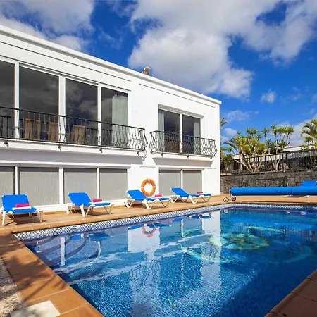 Superb Puerto Calero Casa Acentejo Dos 6 Bedrooms Pool Table Childrens Play Area Βίλα Yaiza (Lanzarote)