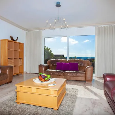 Superb Puerto Calero Casa Acentejo Dos 6 Bedrooms Pool Table Childrens Play Area Yaiza (Lanzarote)
